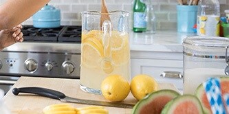 Zubereitung von Limonade
